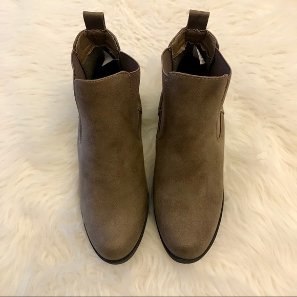 🍂 Distressed Camel Perfect Slip On Fall Bootie 🍁 - Picture 4 of 8